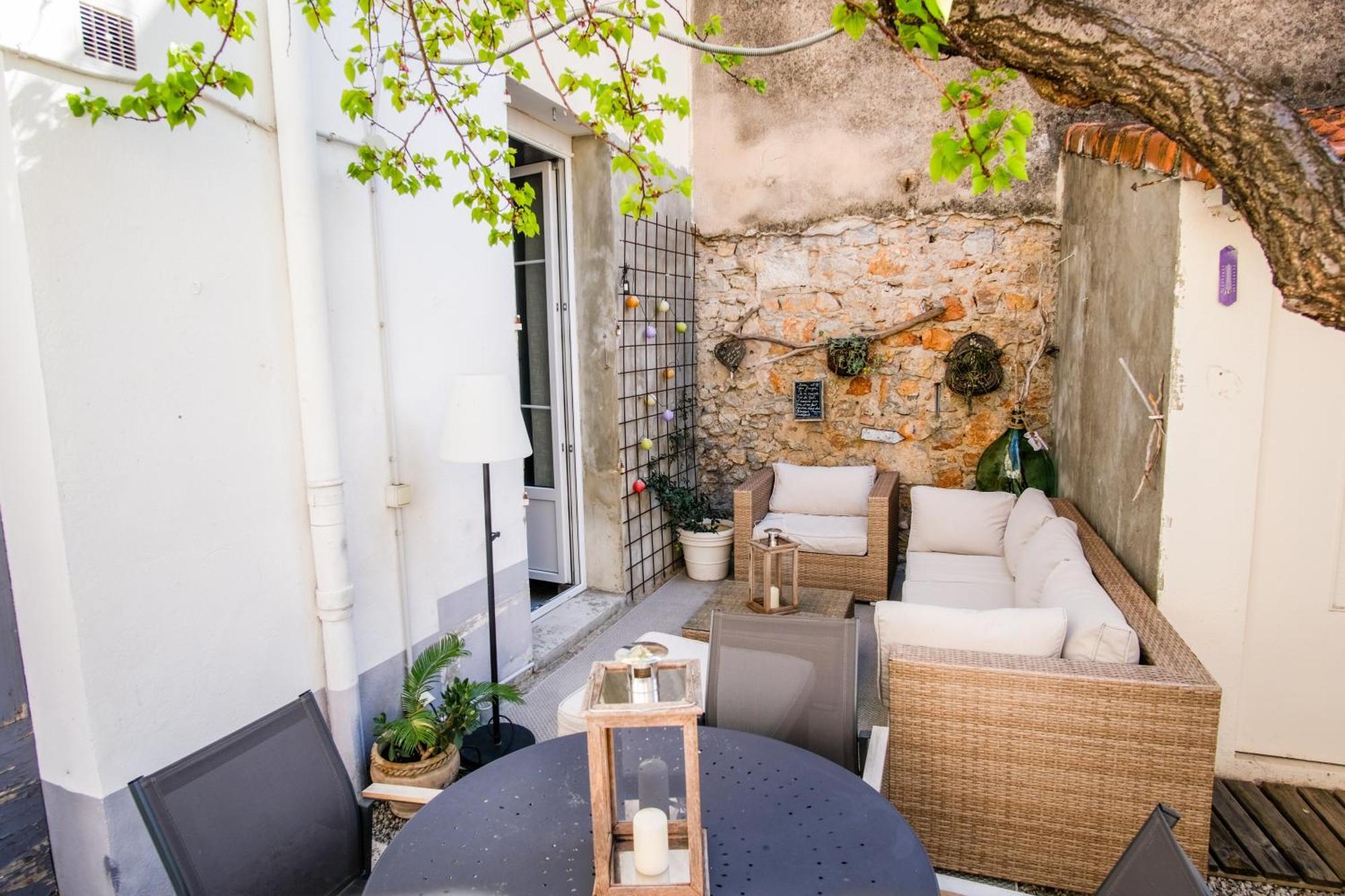 Appartement Tres Cosy Avec Cour *